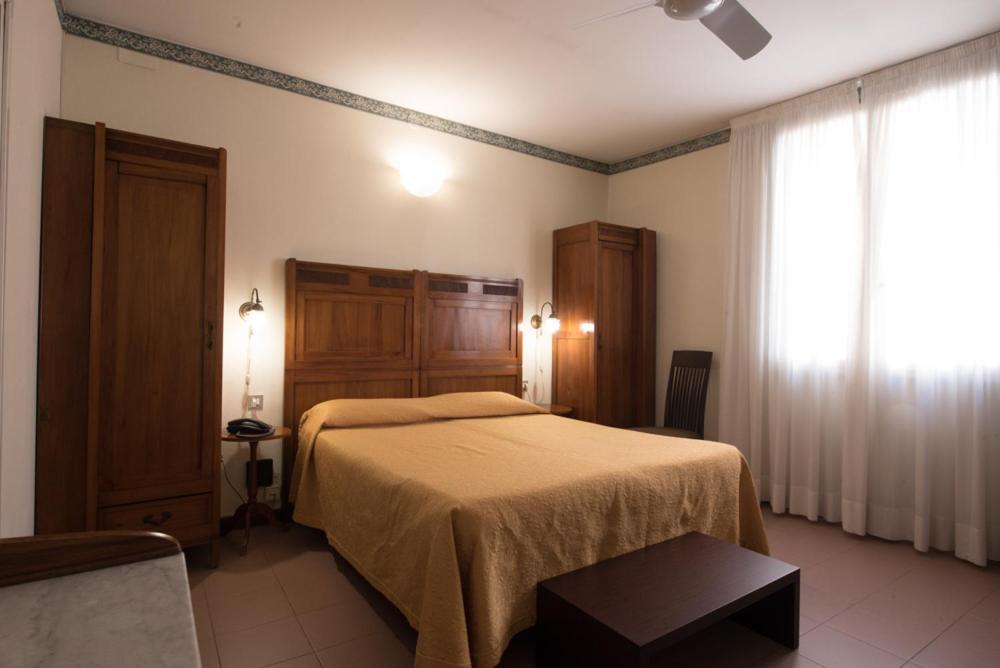 Hotel Due Mori Vicenza Bagian luar foto